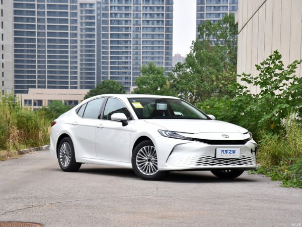 Toyota Camry 2024 Dual Engine 2.0HE Elite Edition - Image 8