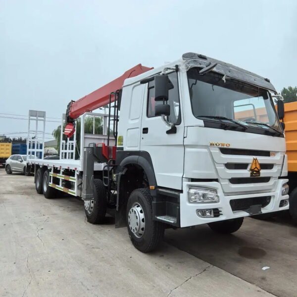 Sinotruk 8x4 Howo Flatbed Crane