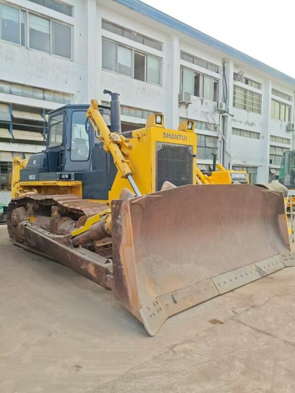 Second-hand Shantui SD32 bulldozer - Image 2