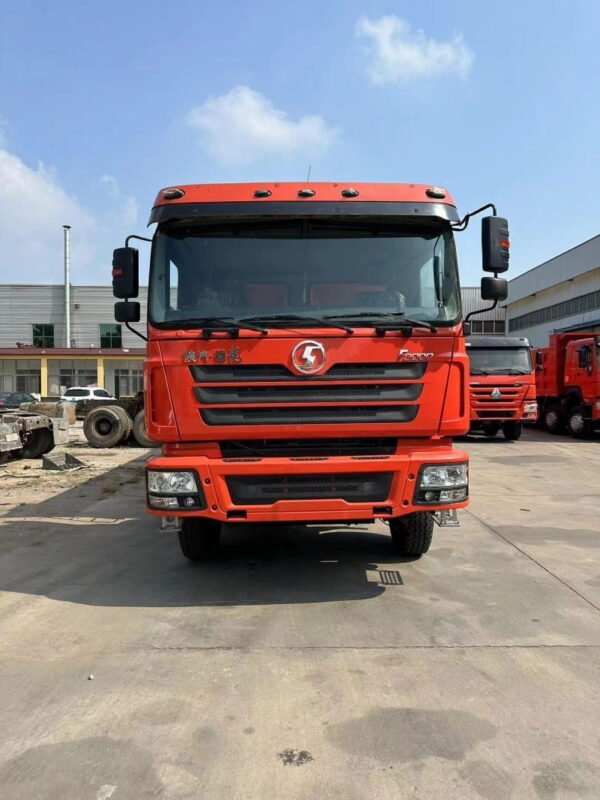 SHACMAN F3000 8*4 Dump truck - Image 2