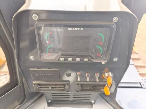 Second-hand Shantui SD13 bulldozer - Image 11