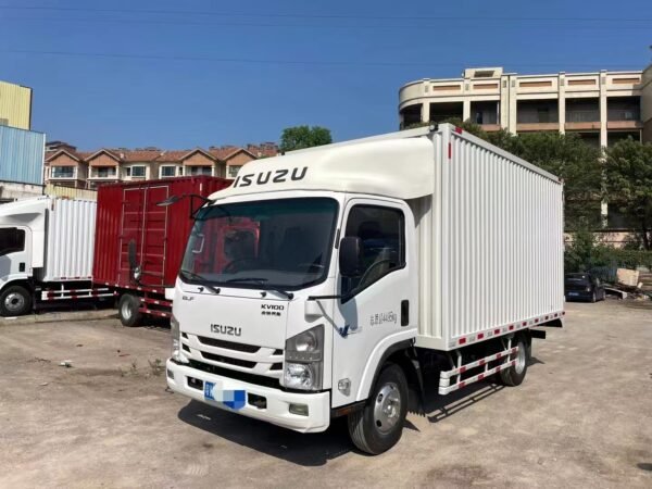 Second-hand box truck Isuzu KV100 - Image 3