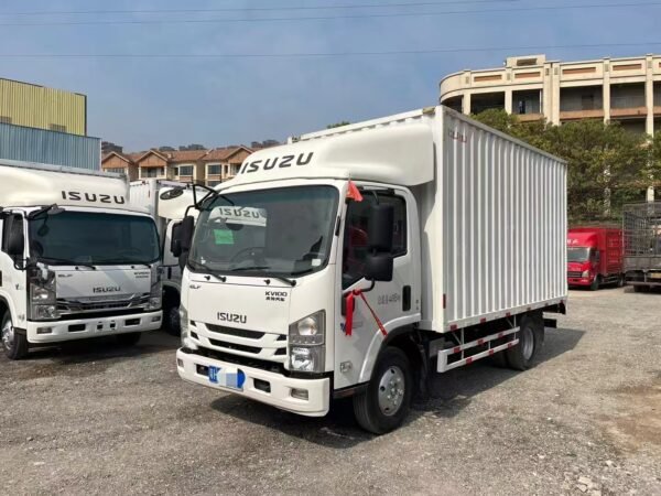 Second-hand box truck Isuzu KV100 - Image 4