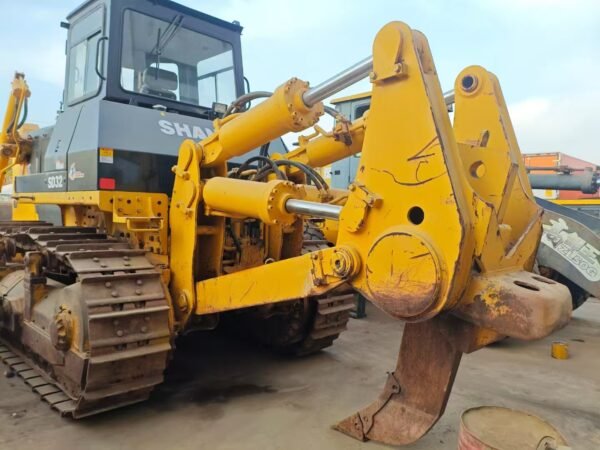 Second-hand Shantui SD32 bulldozer - Image 7