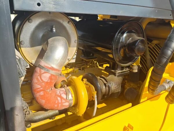 Second-hand Shantui SD13 bulldozer - Image 9
