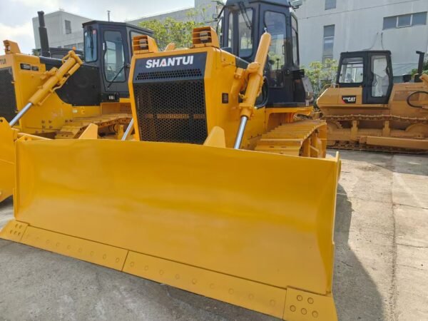 Reconditioned Shantui SD22 bulldozer machine - Image 6