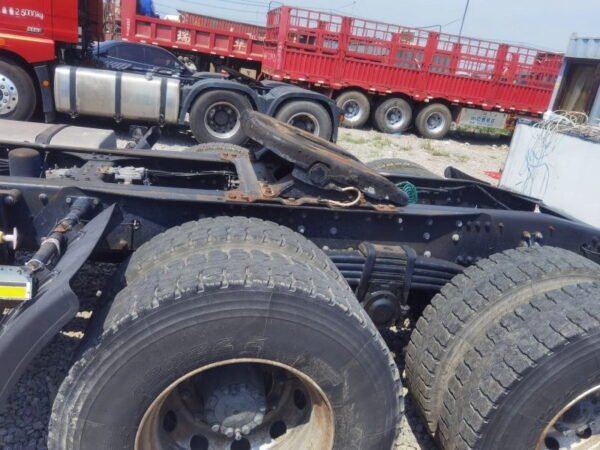 Foton Auman 6x4 Tractor Truck - Image 6