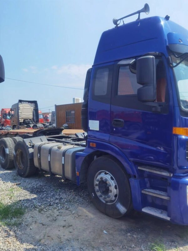 Foton Auman 6x4 Tractor Truck - Image 3
