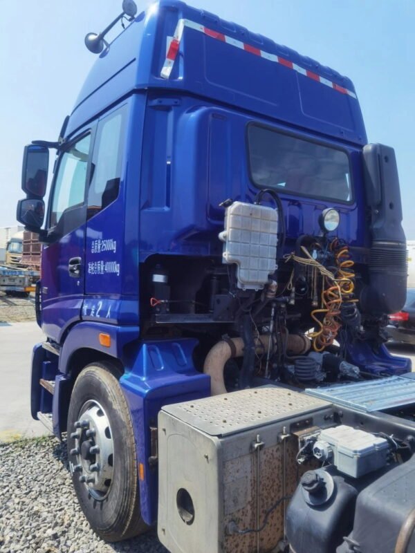 Foton Auman 6x4 Tractor Truck - Image 5