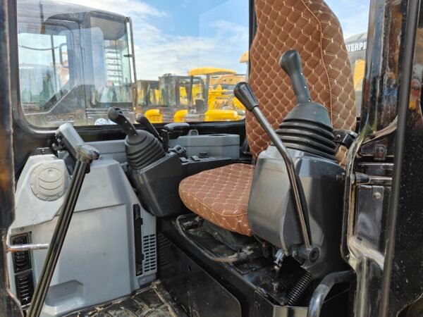 Reconditioned excavator CARTER 303.5E - Image 3