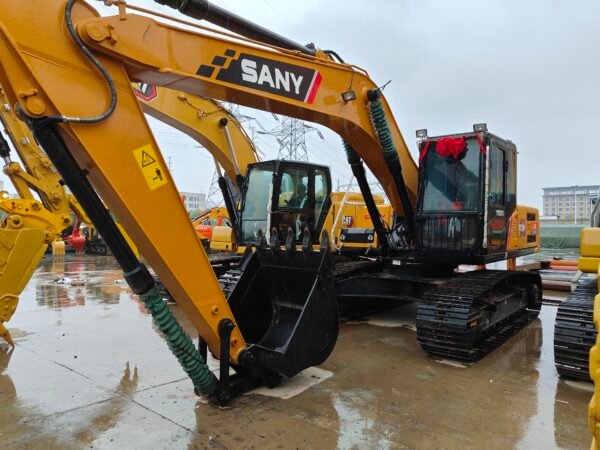 Reconditioned excavator Sany 235 - Image 2