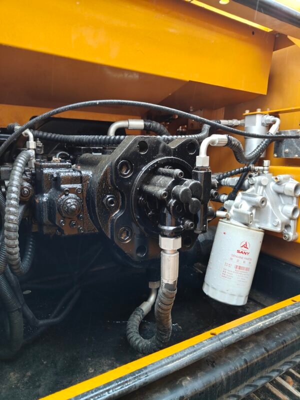Reconditioned excavator Sany 235 - Image 5