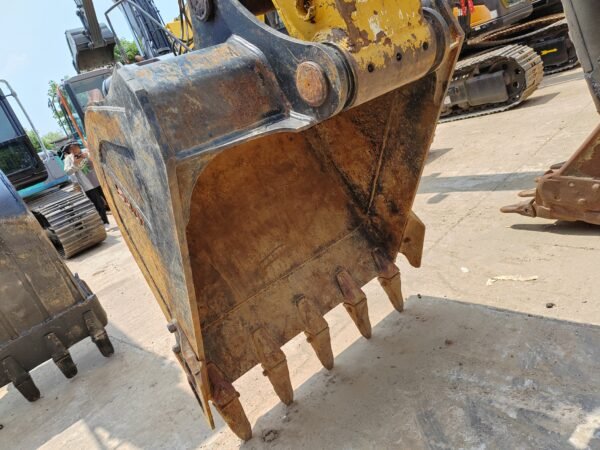 Reconditioned excavator Sany 215C - Image 4