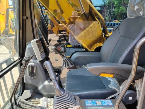 Reconditioned excavator Sany 215C - Image 7